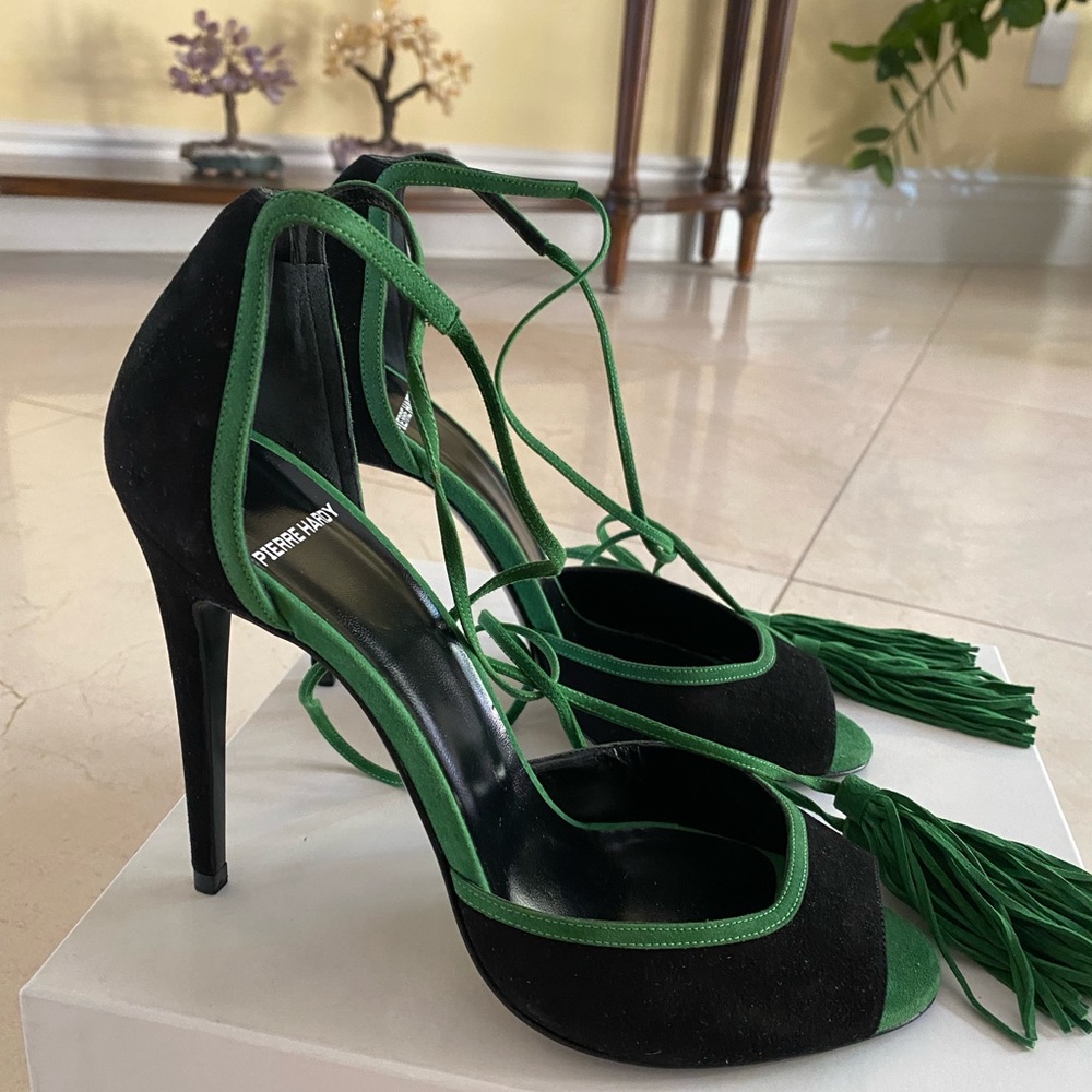 Brand new Pierre Hardy Lace suede sandals
